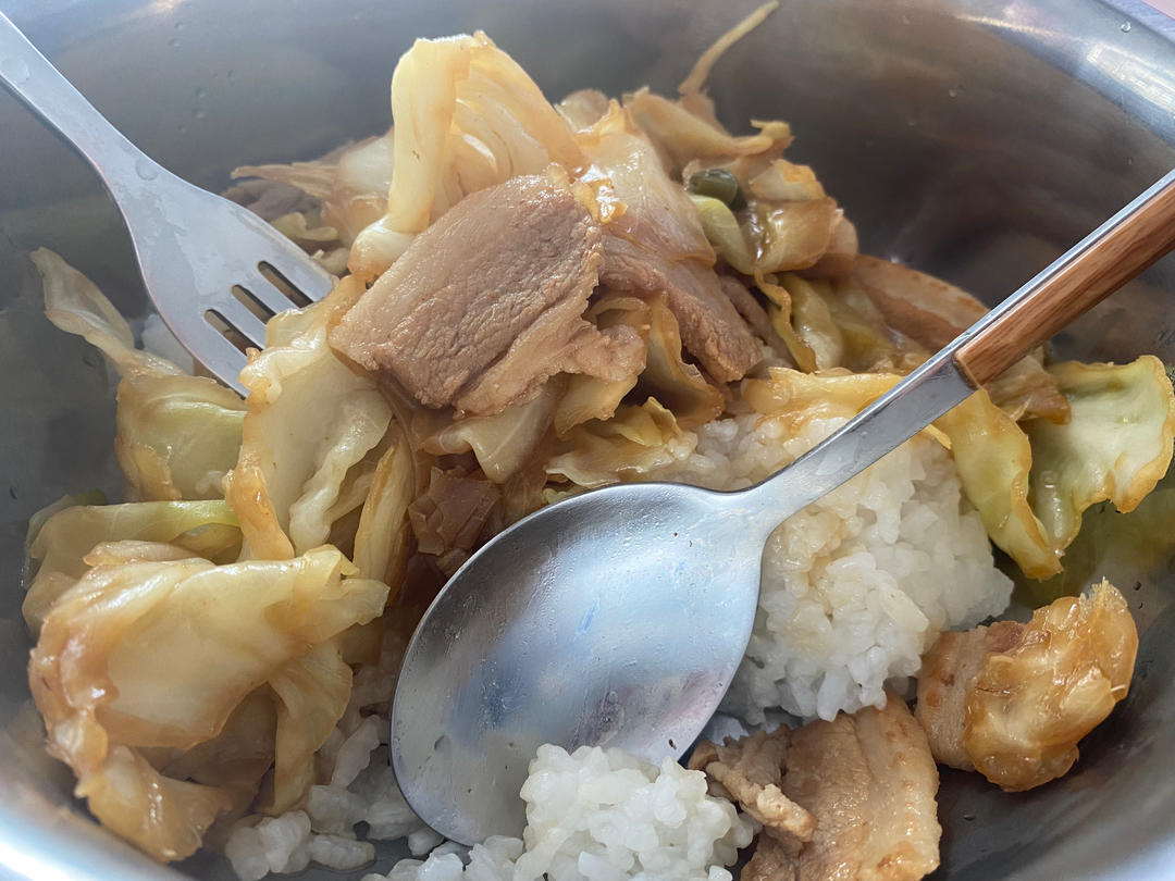 阿婆手撕包菜