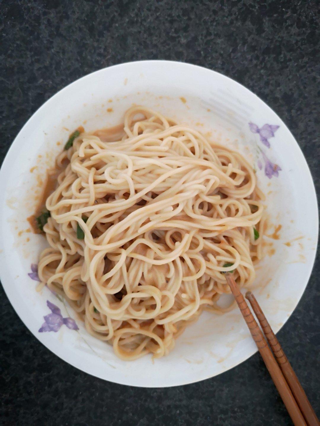 一学就会 | 花生酱拌面