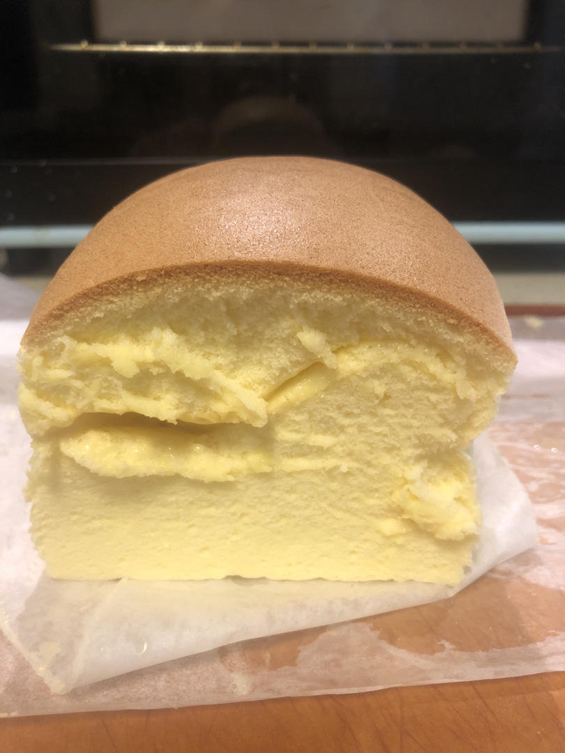 堪比柯基屁股
爆浆芝士🧀古早蛋糕