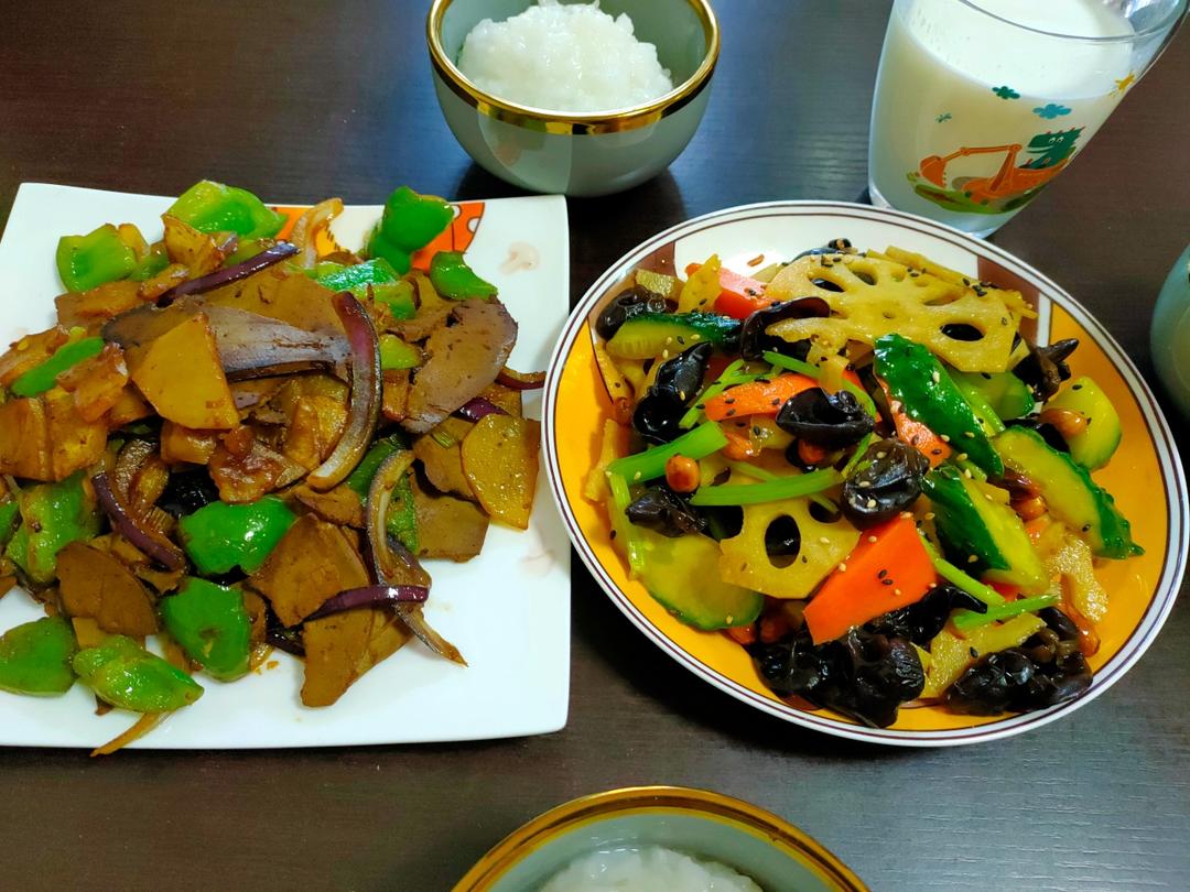 有这道菜，肯定要喝一杯，洋葱炒羊肝