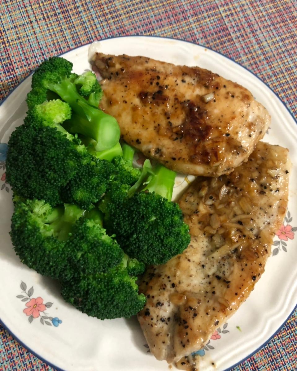 酷炫屌炸天好吃的煎鸡胸肉（香蒜蜂蜜煎鸡胸肉）