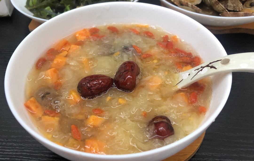 鲜银耳番薯红枣糖水羹