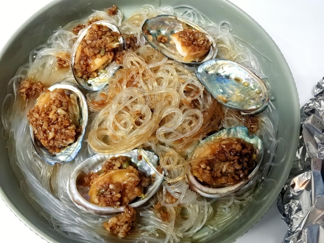 蒜蓉粉丝蒸鲍鱼