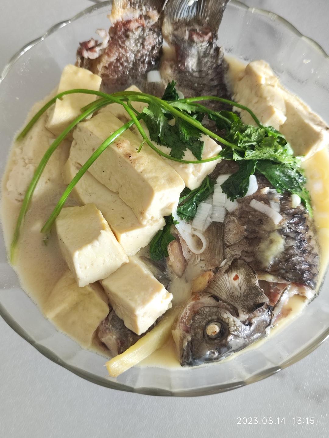 鲫鱼汤(鲫鱼豆腐汤)