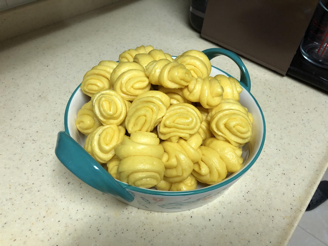 松软迷你小花卷