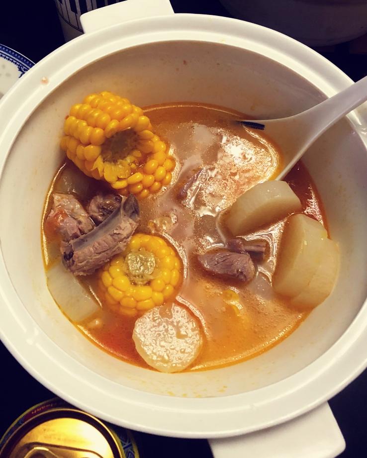 番茄玉米排骨汤