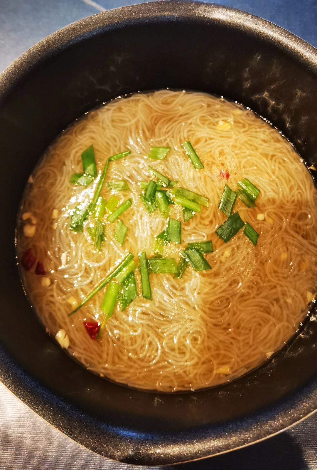 酸又辣的粉丝汤