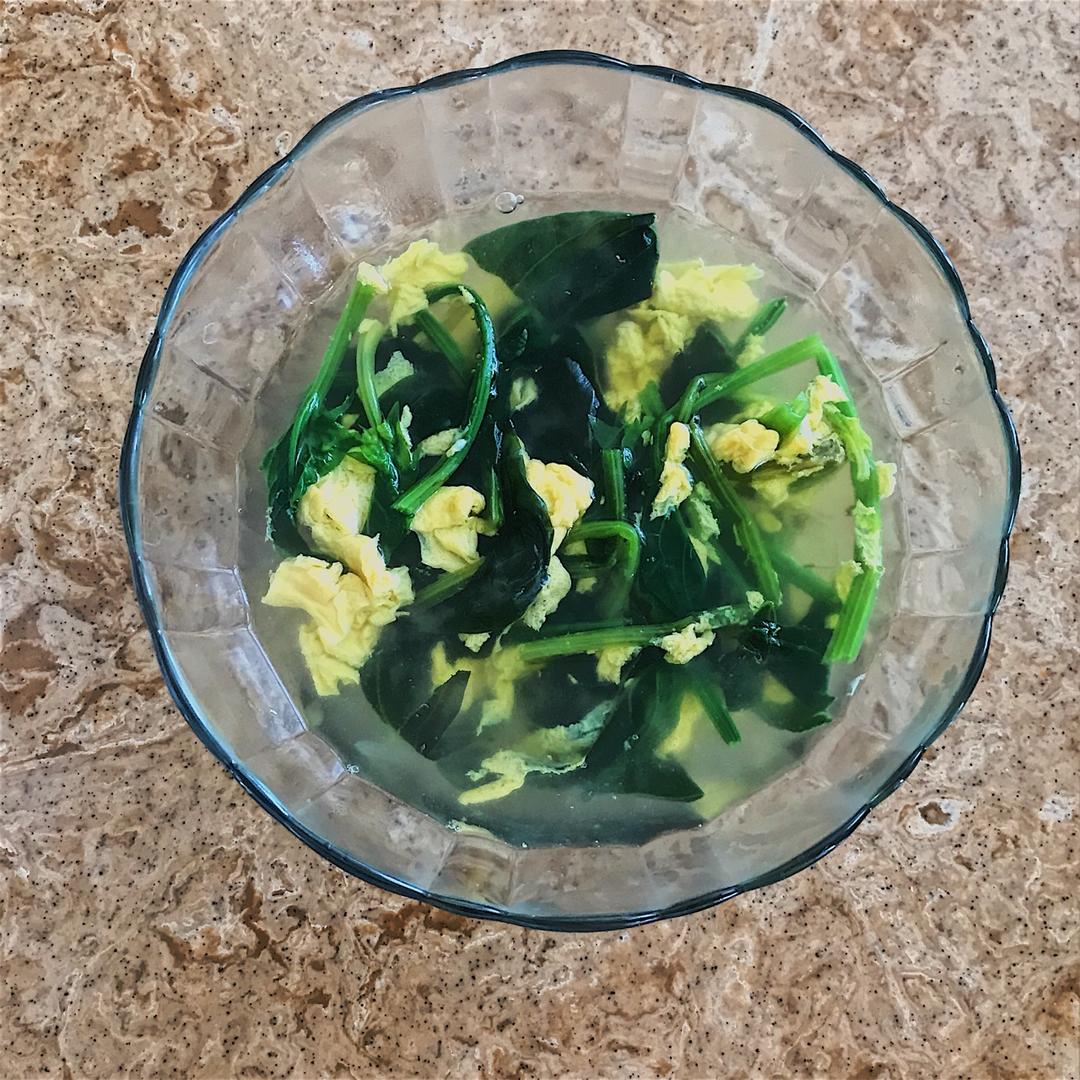 菠菜鸡蛋汤