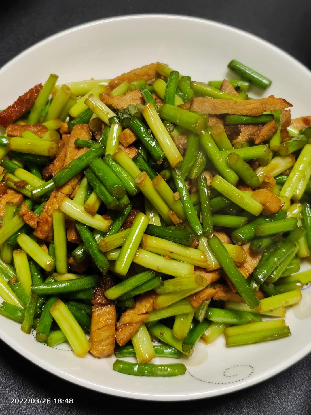 简单易做的下饭菜－蒜苔炒肉