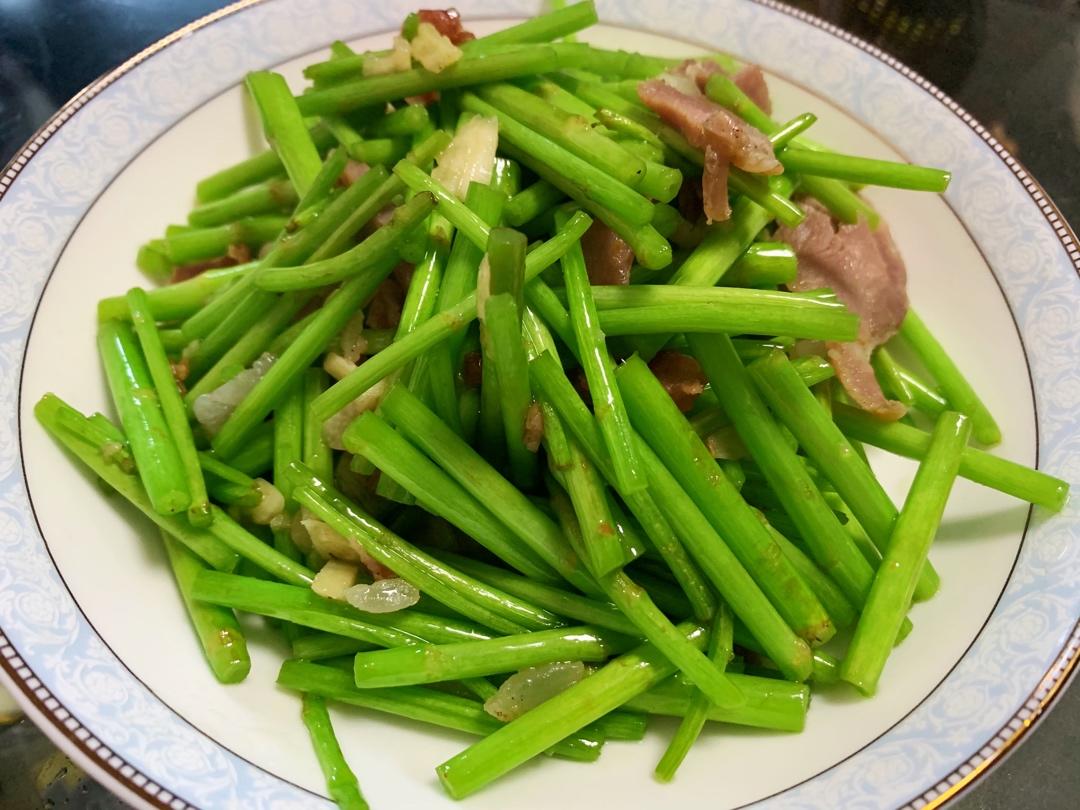 腊肉炒芦蒿