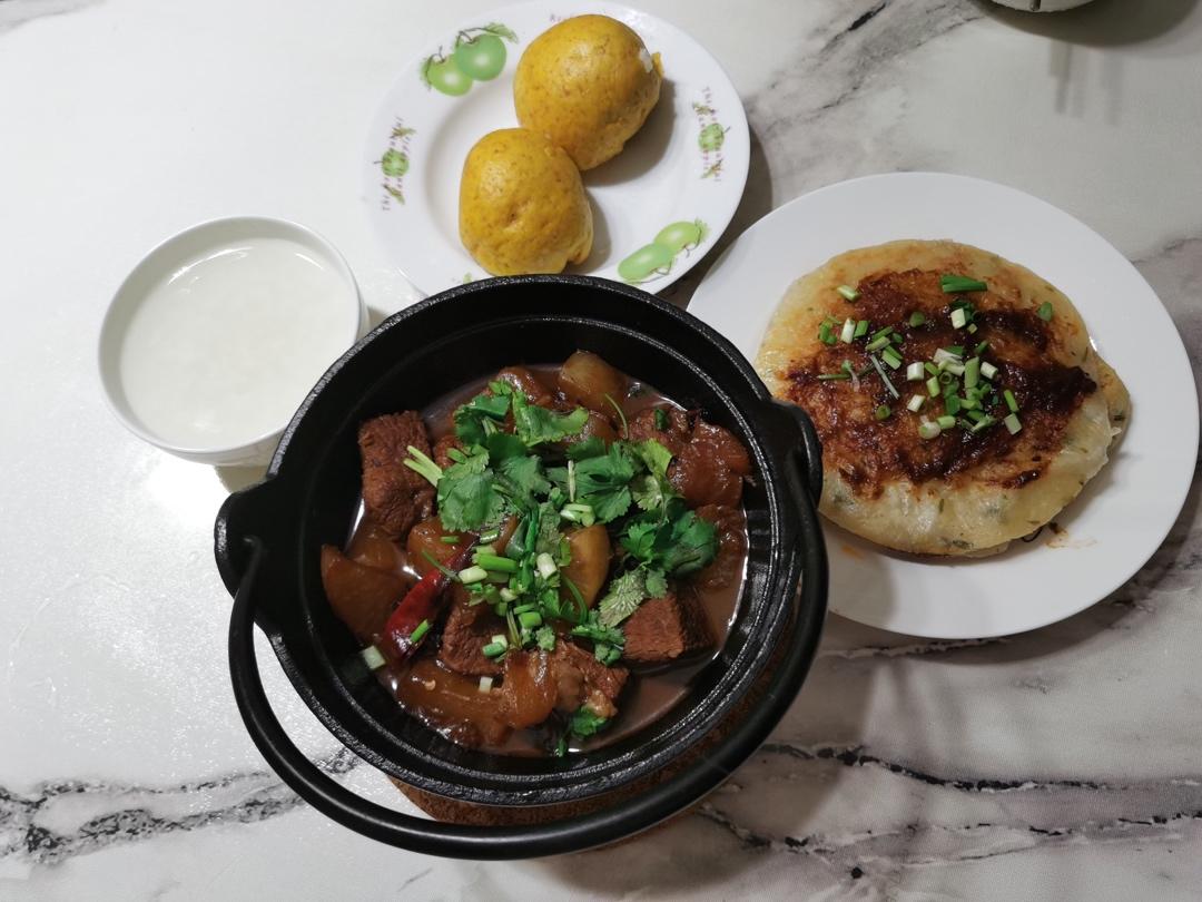 胡萝卜土豆烧牛腩