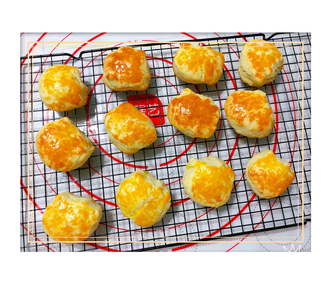 【视频】3分钟 奶油司康Scone(可能是世界上最快手的司康) 消耗淡奶油～