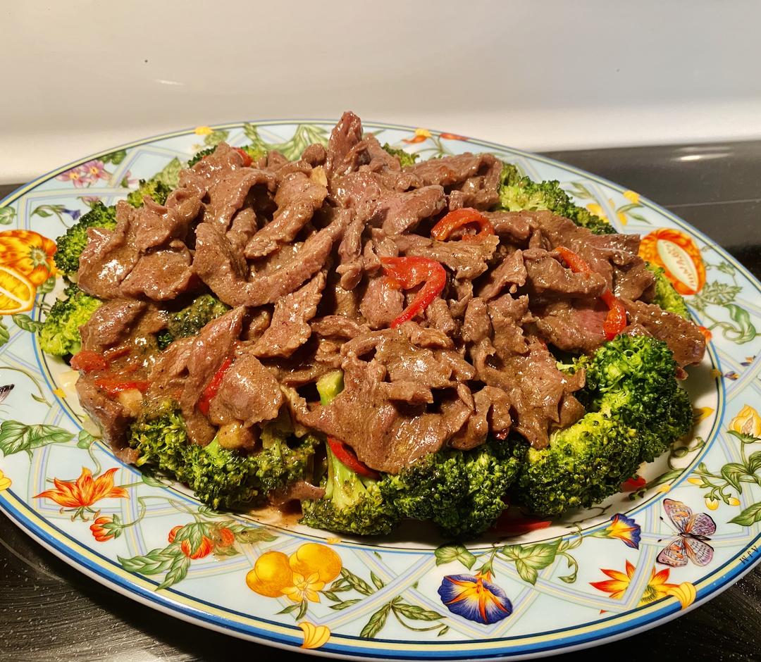 蚝油牛肉浇西兰花的做法