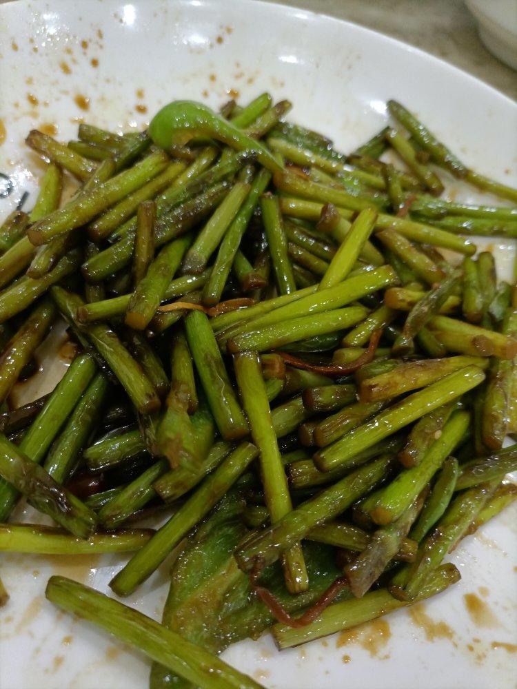 做法简单又下饭的炒蒜苔❗️