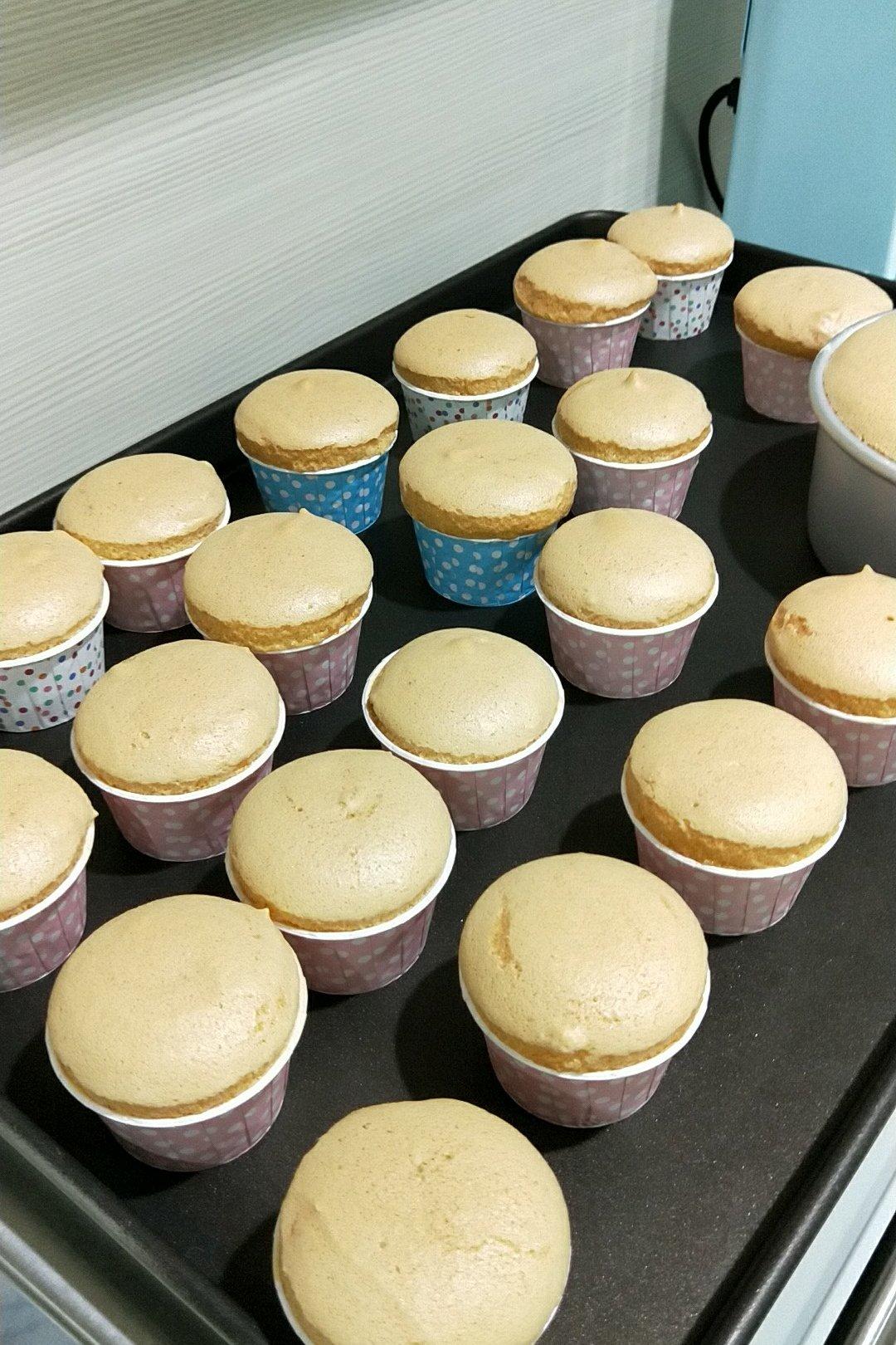 不塌不皱的光滑圆润版纸杯戚风（内含减糖版宝宝可吃）