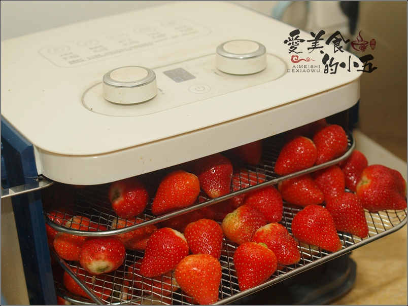 草莓干：原果慢烘，酸甜交织的味道，犹如初恋的味道的做法 步骤5
