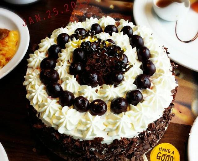 黑森林蛋糕(送给朋友的生日蛋糕)的做法