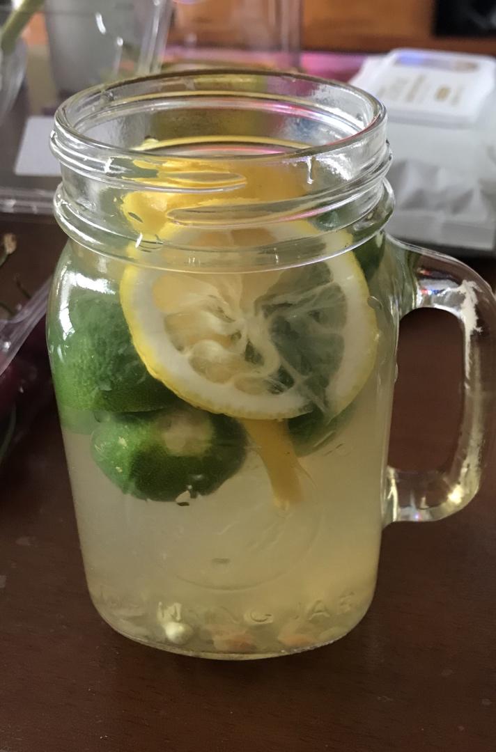 冰摇青桔柠檬茶