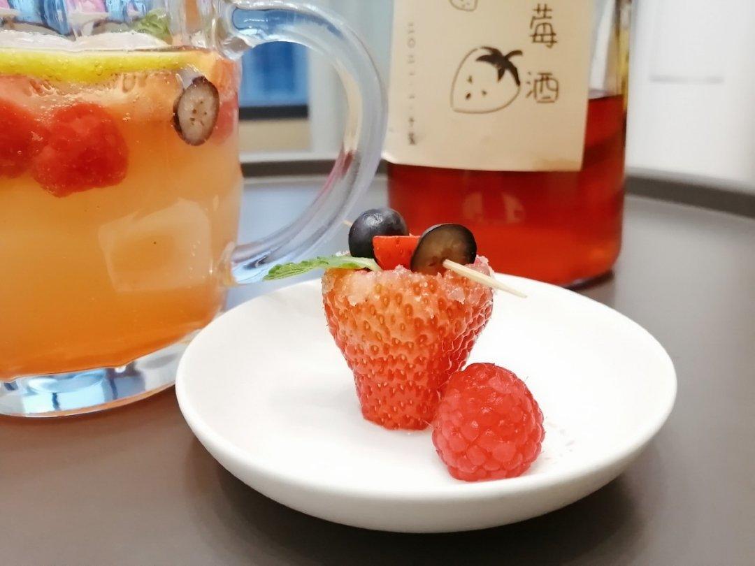 草莓鸡尾酒