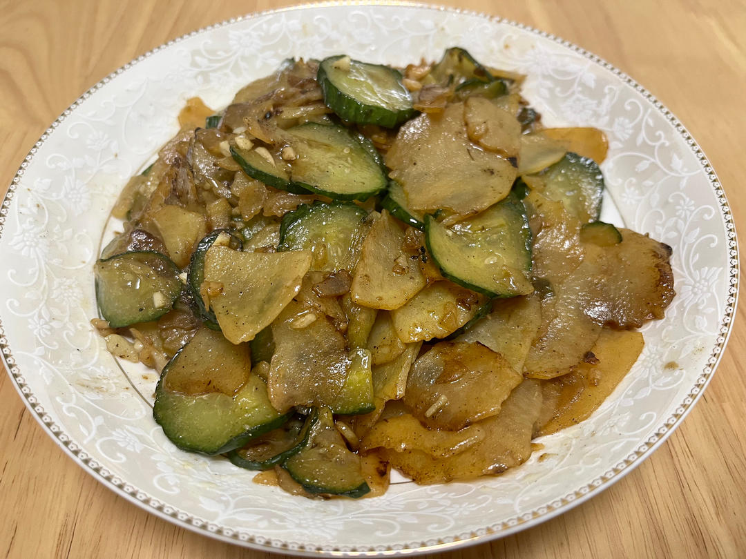 土豆黄瓜片