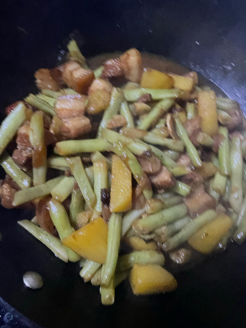 红烧肉炖豆角（绝对下饭）