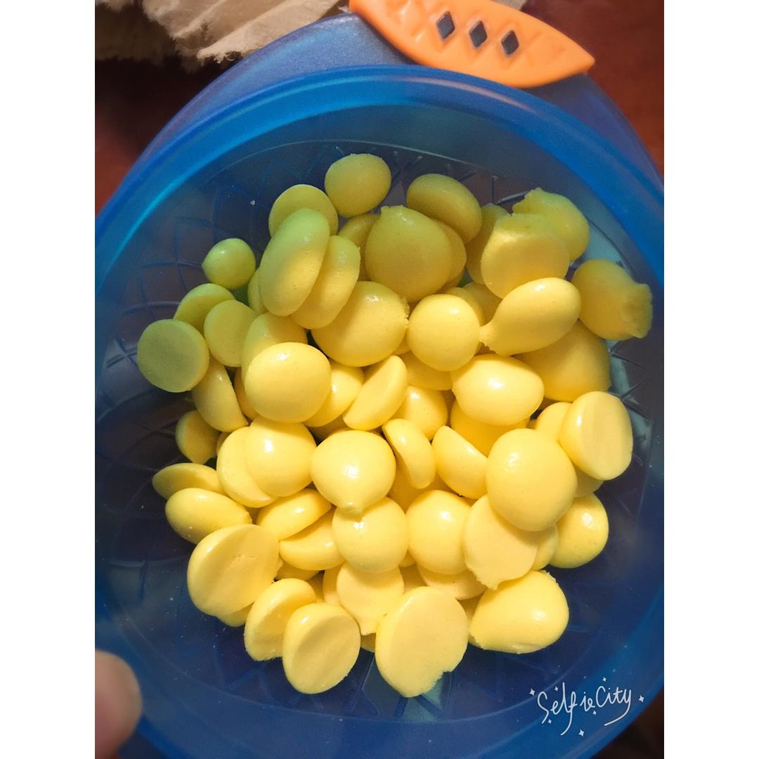 入口即化的无添加蛋黄溶豆