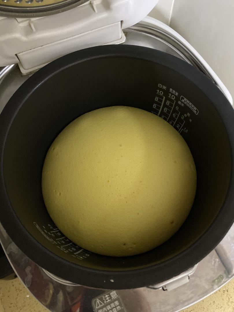 简单的电饭锅蛋糕(不用秤版)