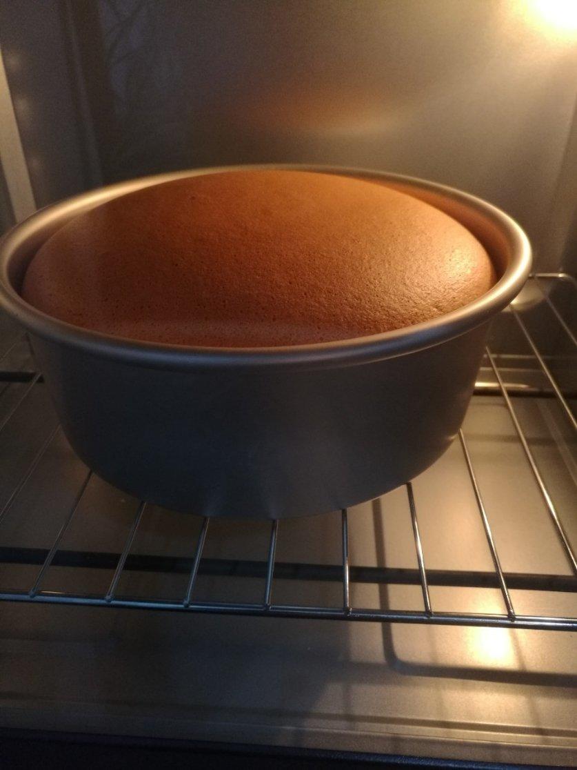 烤箱做蛋糕（戚风蛋糕的做法）