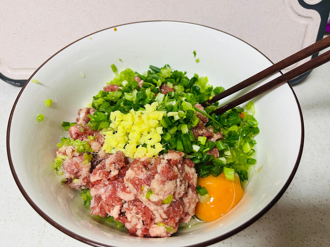 芹菜牛肉饺子🥟的做法 步骤4