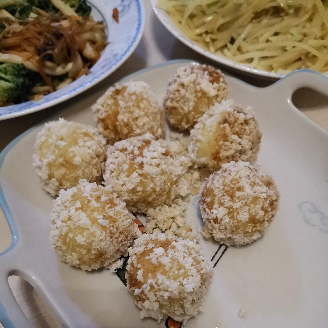 脆皮土豆芝士球