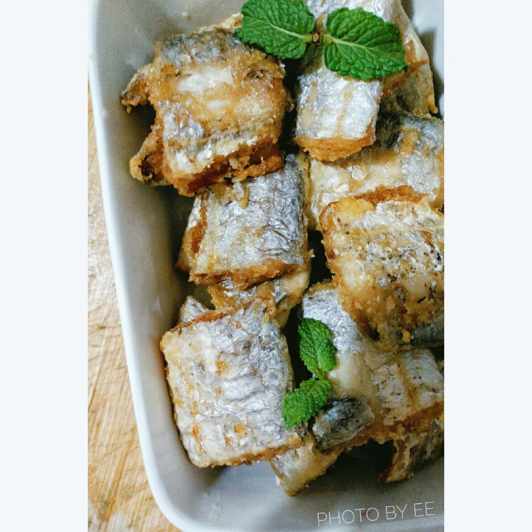 焦香酥脆干炸带鱼