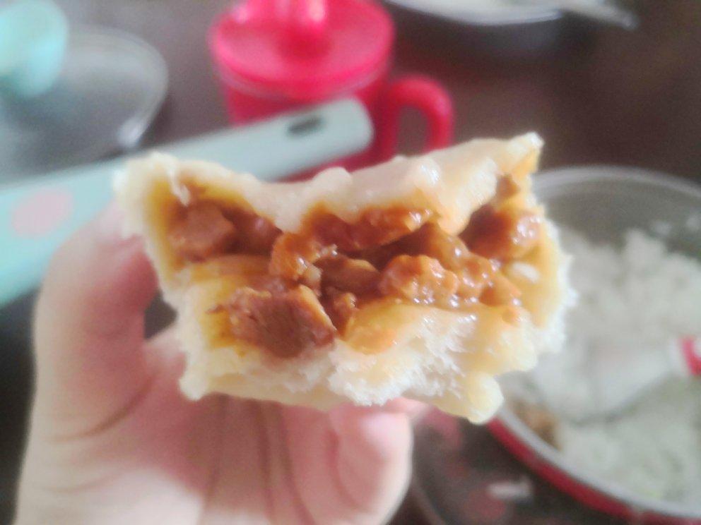 云朵般松软爆浆蜜汁叉烧包