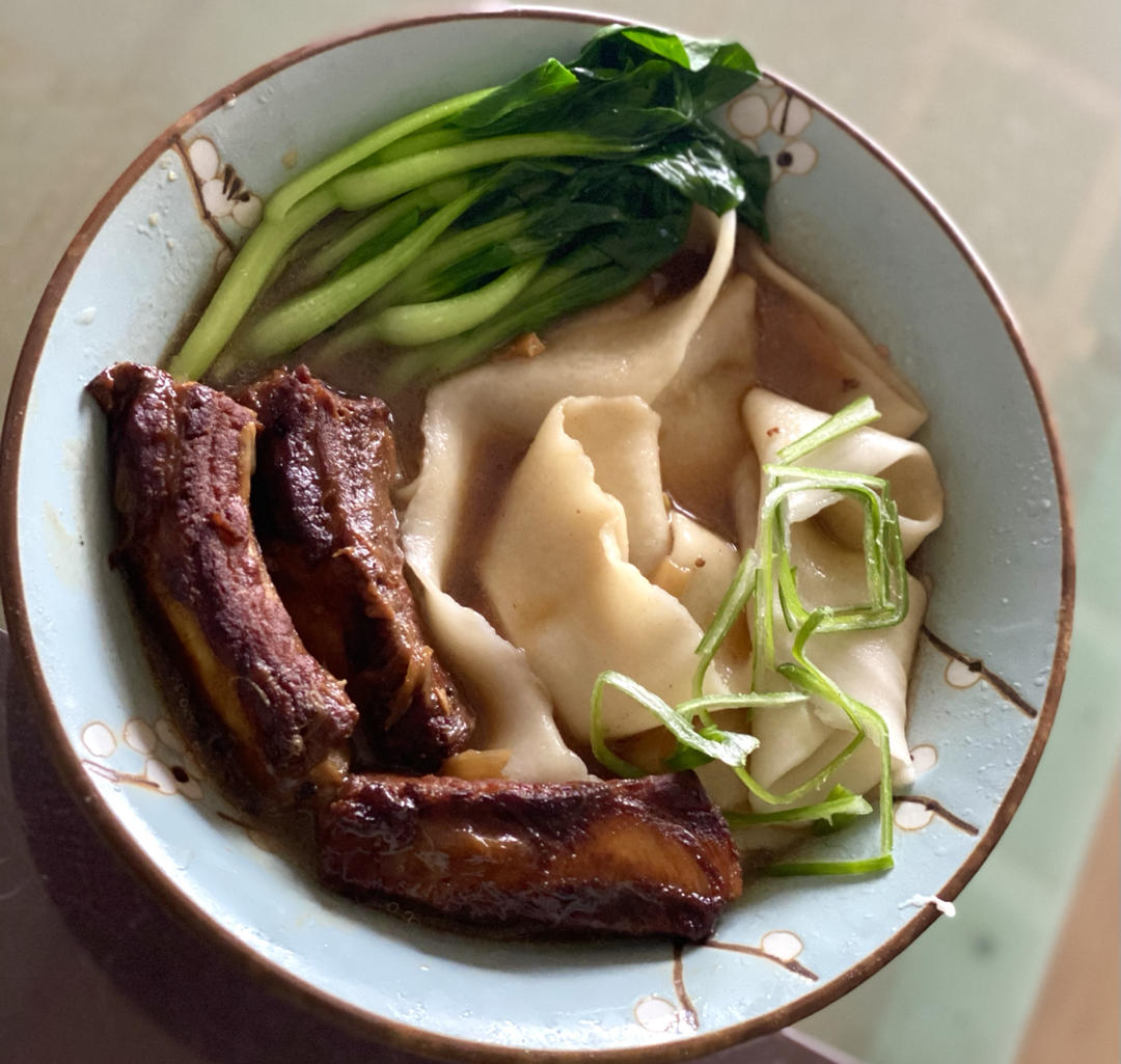 快手排骨面