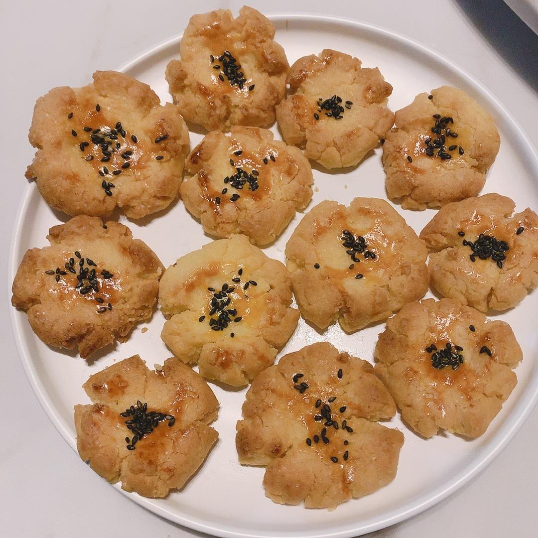 轻轻一按就碎掉的原味桃酥（不输猪油版）