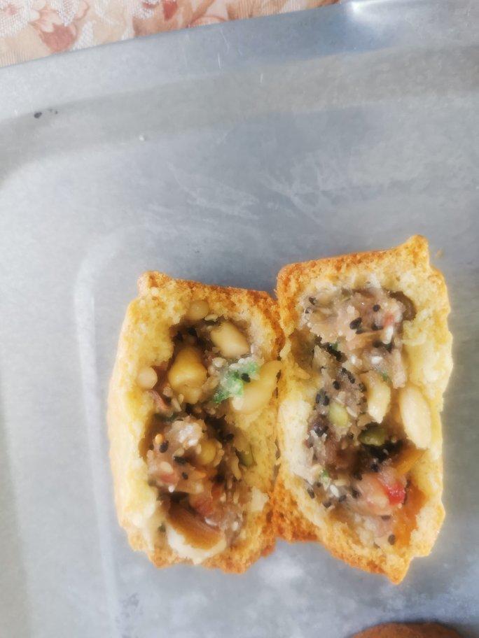 蛋皮月饼