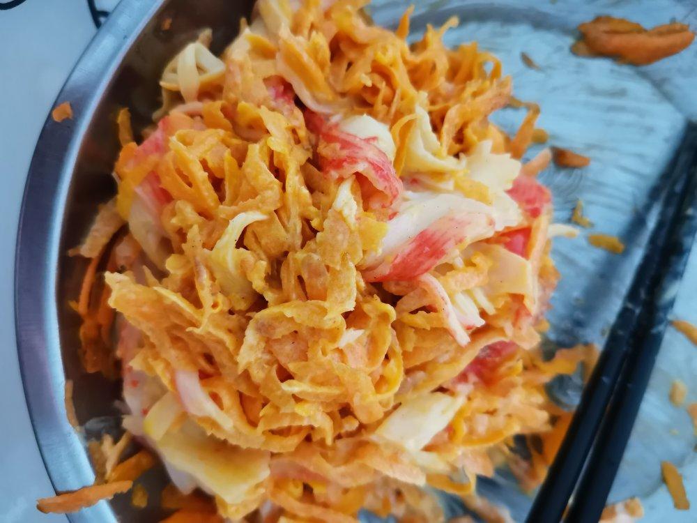 胡萝卜蟹柳丝温沙拉【健康小食】