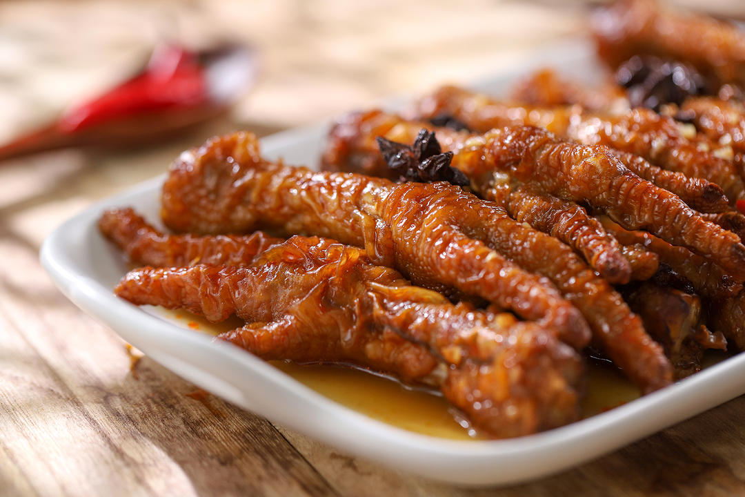 不到2块钱！皮酥肉嫩秒脱骨，当零食或下饭都绝绝子~的做法