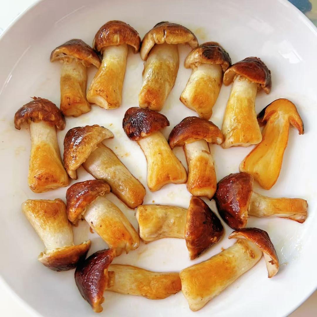 黄油香煎赤松茸的做法 步骤7