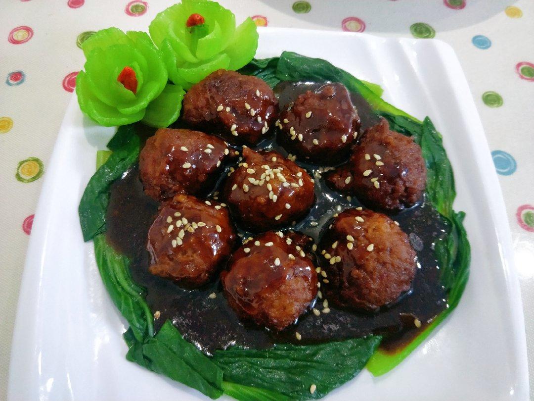 四喜丸子/红烧狮子头 Chinese Meatballs