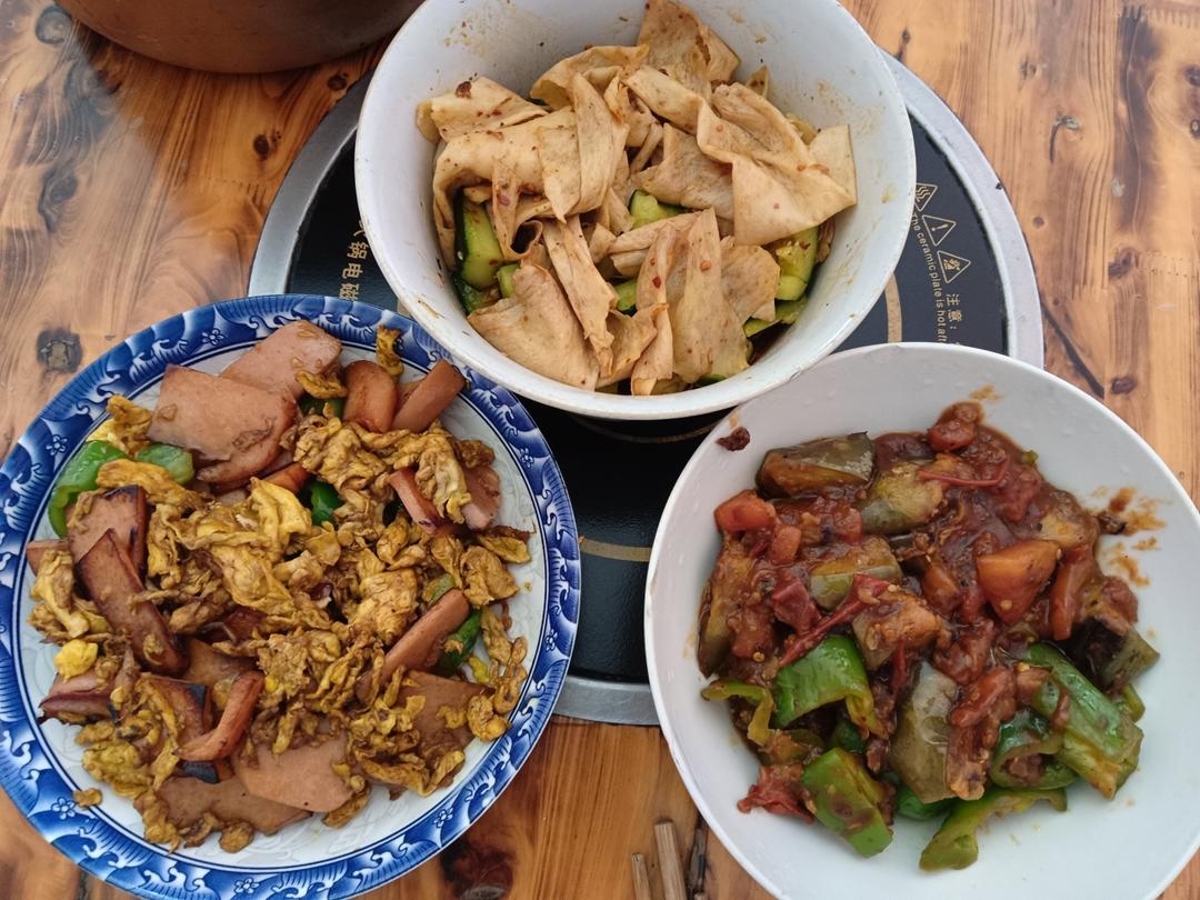 💥简单快手家常菜！青椒火腿炒鸡蛋