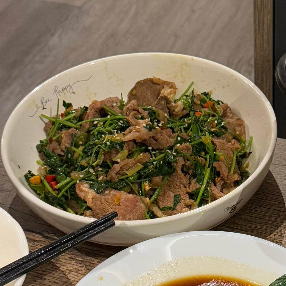 厨师长教你：“香菜牛肉”的家常做法，香嫩鲜辣，下饭一绝
