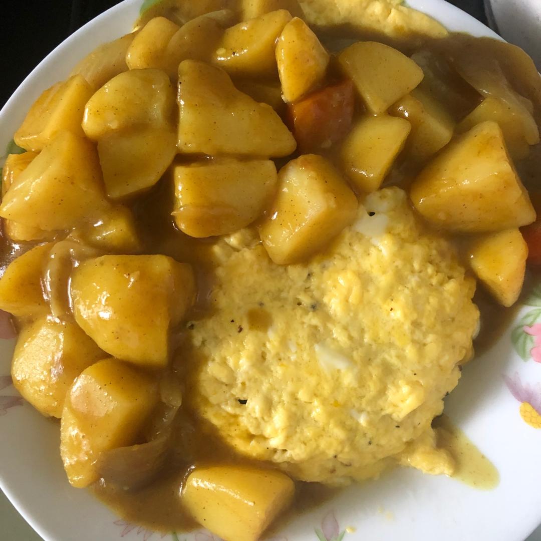 日式咖喱鸡蛋包饭