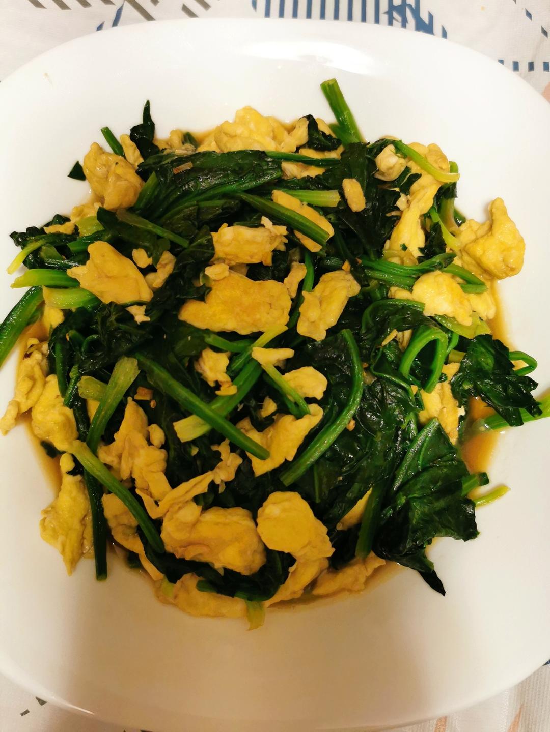 菠菜炒鸡蛋