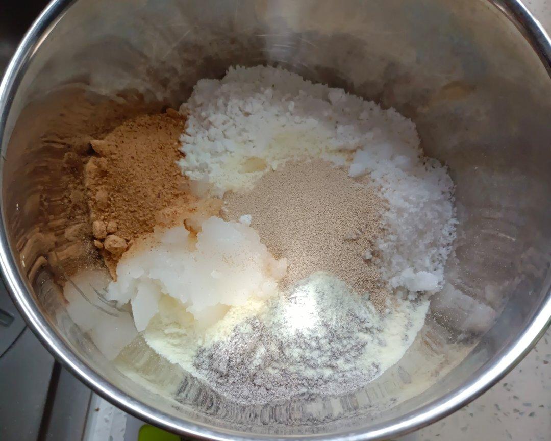 纯奶手撕吐司的做法 步骤1