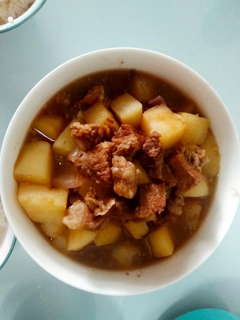 牛肉炖萝卜的做法