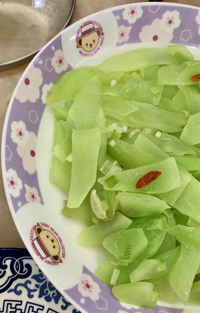 清炒莴笋片