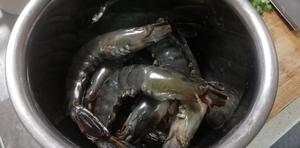 干烧大虾（黑虎虾♥豉油皇煎虾）的做法 步骤2