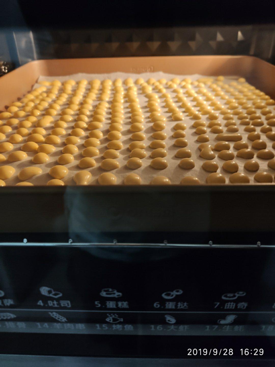 入口即化的无添加蛋黄溶豆