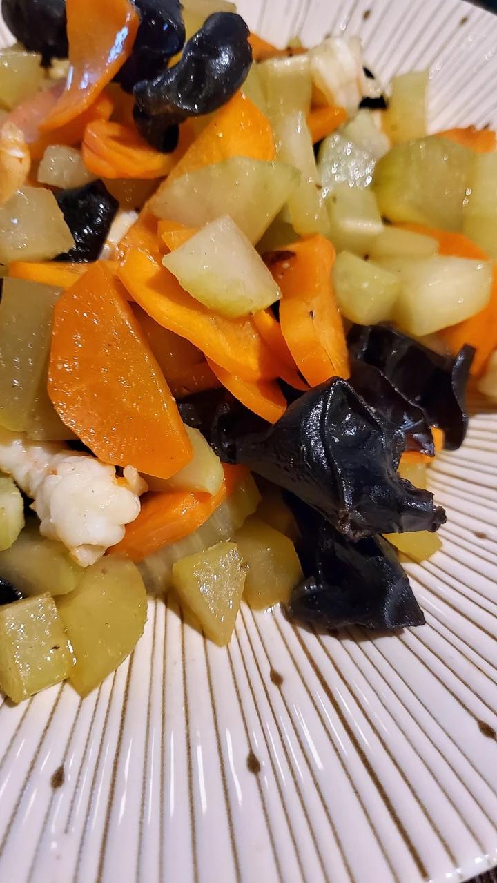 青笋木耳炒虾仁