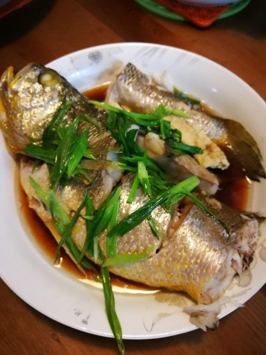 清蒸鱼～娃爸一招儿鲜(附小视频)